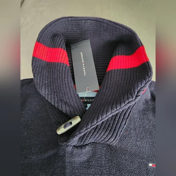 Boys size 12/14 Tommy Hilfiger sweater. Sharp! NWTs - Picture 3 of 6